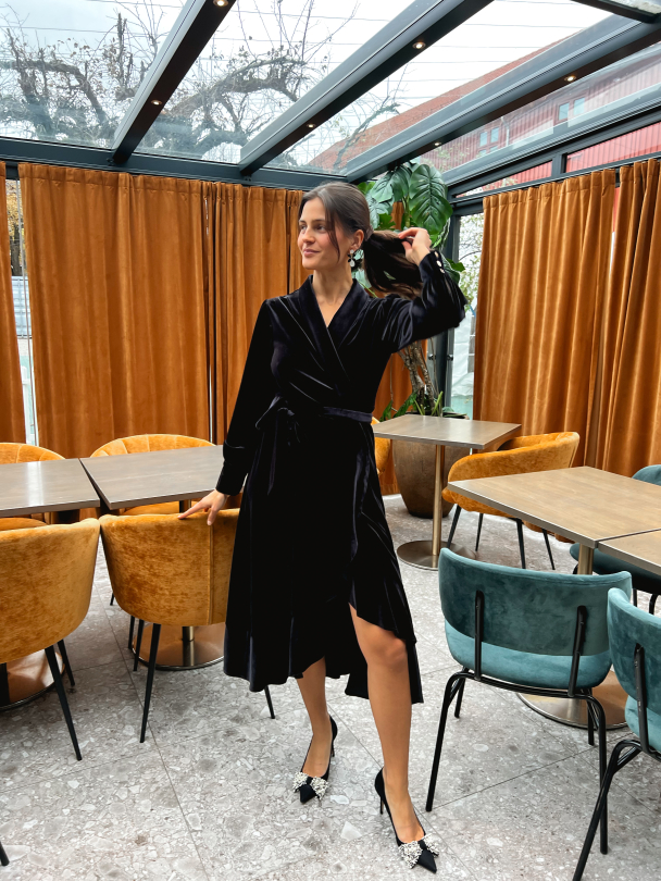 Iza Midi Dress - Black Velvet - Image 7