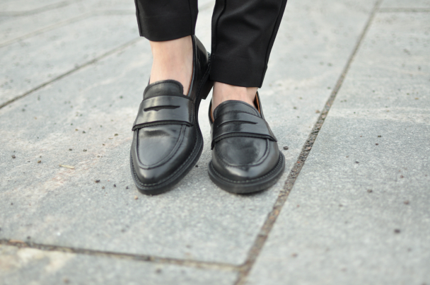 Mari Leather Loafer - Image 2