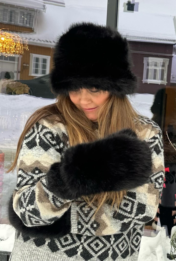 NOMA Fuskepels Votter - Image 1