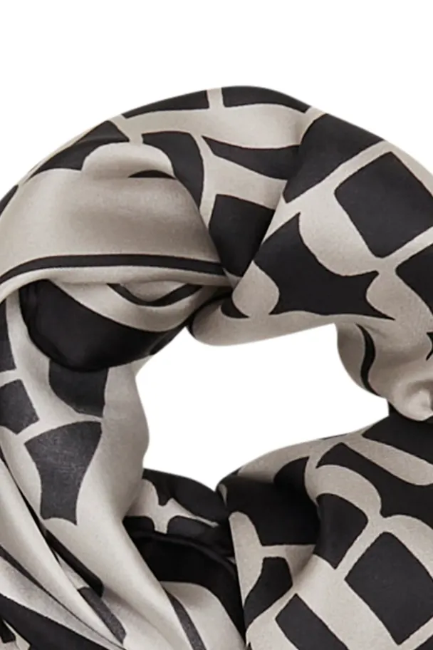 BRUUNS BAZAAR Silk Scarf - Image 3