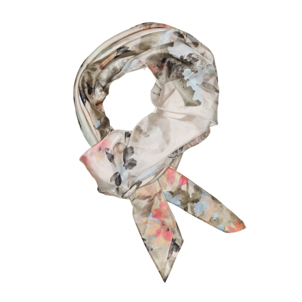 Inette Big Printed Beige Silk Scarf  | Inette Big Printed Beige Silk Scarf fra GUSTAV