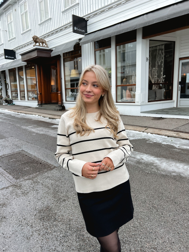 Liva Knit O-Neck  - Image 4