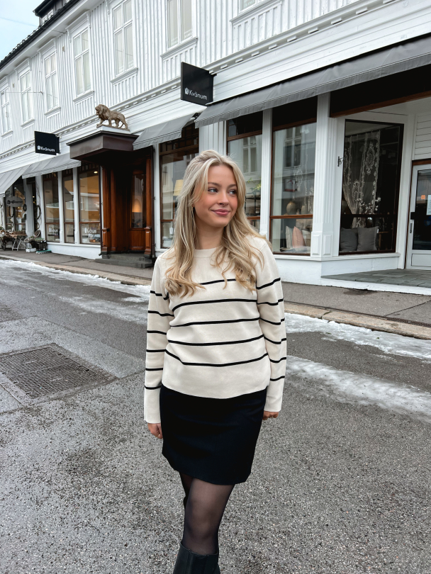 Liva Knit O-Neck  - Image 6