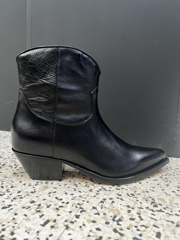 LADIES ANKLE BOOT