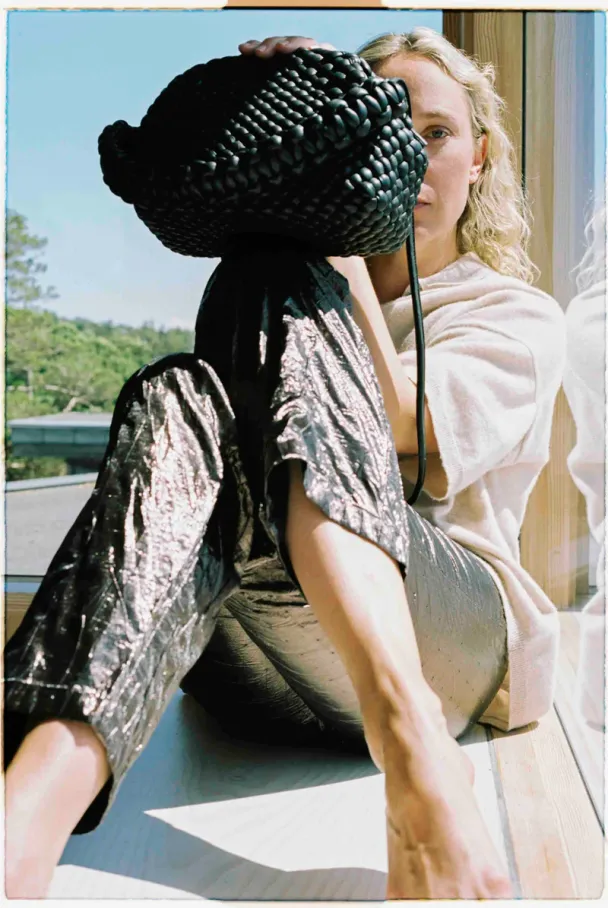 HANA CLUTCH - BLACK - Image 3