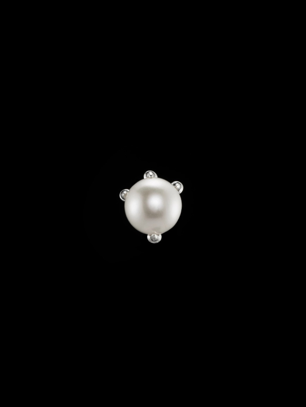 Tiny Claw Pearl Ear Stud - Silver - Freshwater Pearl - Image 2