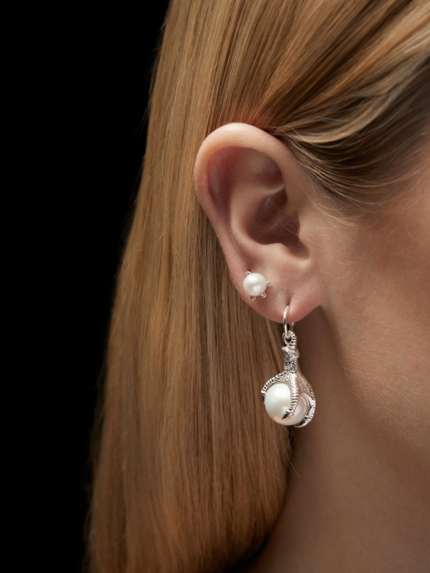 Tiny Claw Pearl Ear Stud - Silver - Freshwater Pearl - Image 3