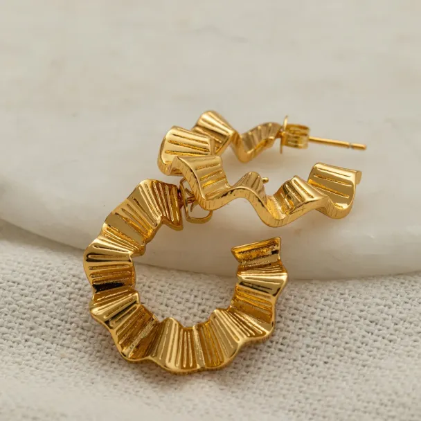 ORELIA Textured Wave Hoop - Image 2