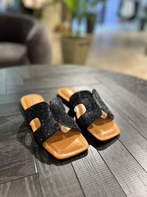 Victoria Sandal