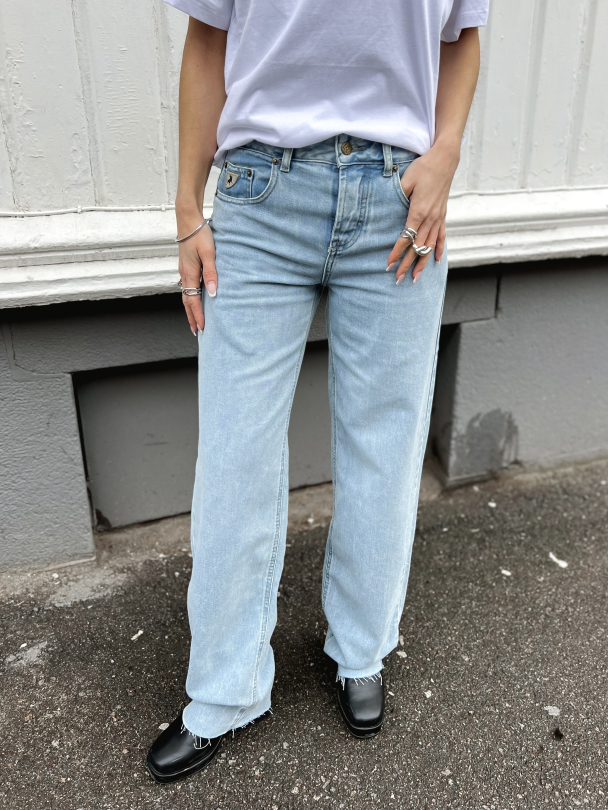Laia Edge Soft Amazon Bleach - Pepper Bleach  - Image 6