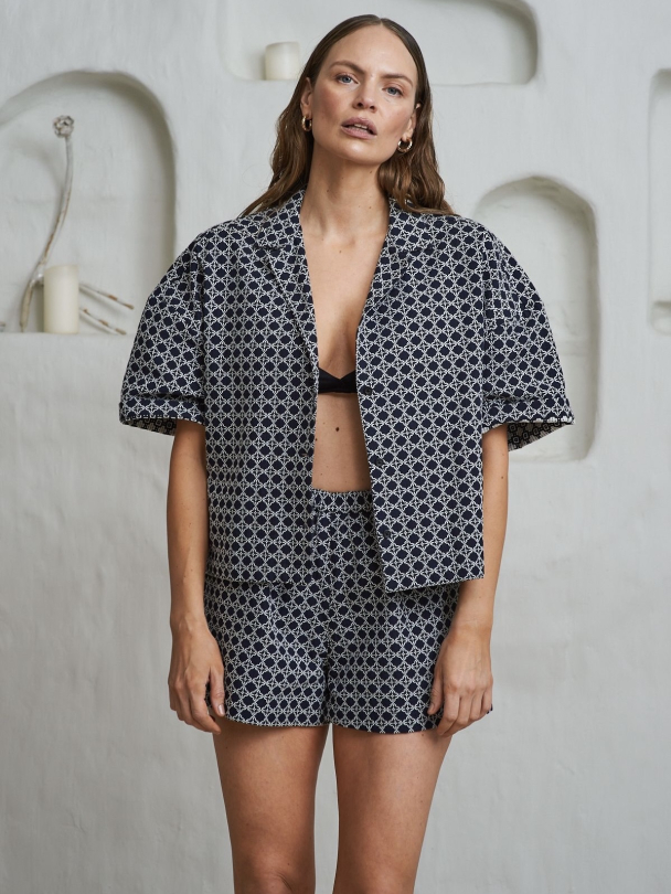 Delos Broderie - Image 1