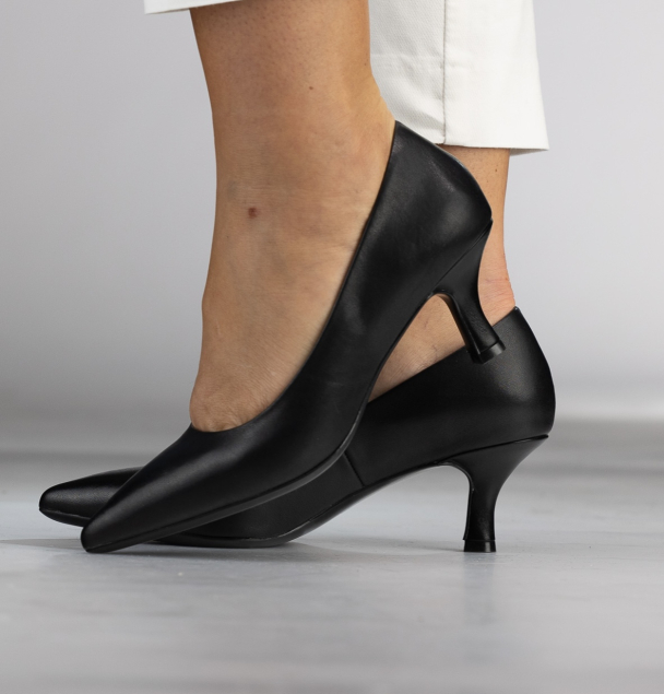 Falerone - Black Leather  - Image 1