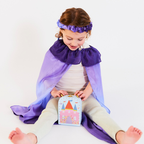 Castle Suitcase - Image 3