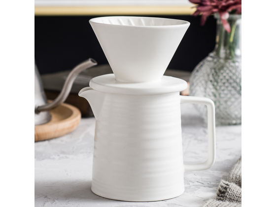 Drip Line Kjeramisk kaffesett i hvit - 1-2 kopper
