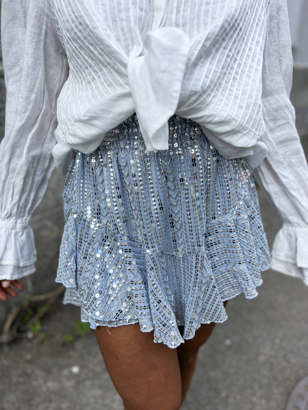Extraordinary Skirt Shorts fra Confettibird – Icy Blue & Silver - Image 5
