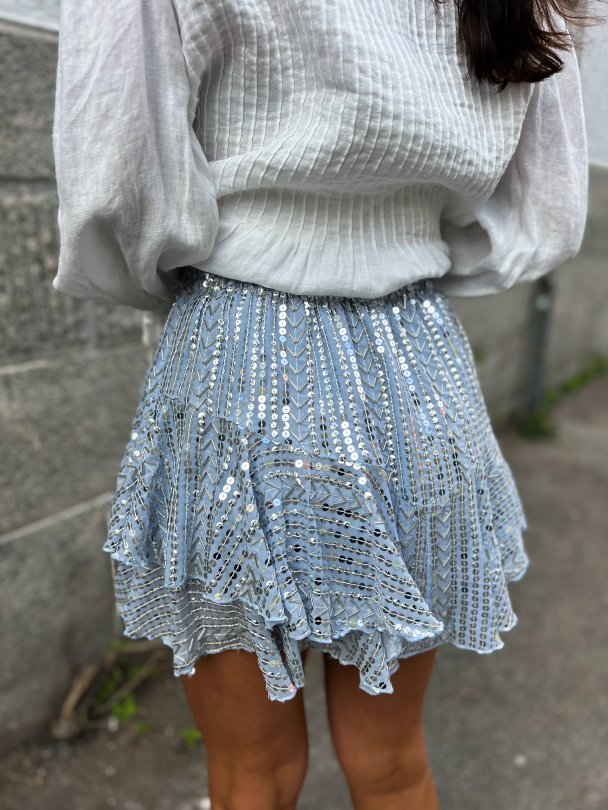 Extraordinary Skirt Shorts fra Confettibird – Icy Blue & Silver - Image 6