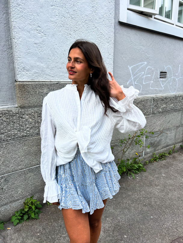 Extraordinary Skirt Shorts fra Confettibird – Icy Blue & Silver - Image 8