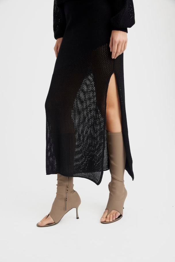 Carry Skirt - Black  - Image 1