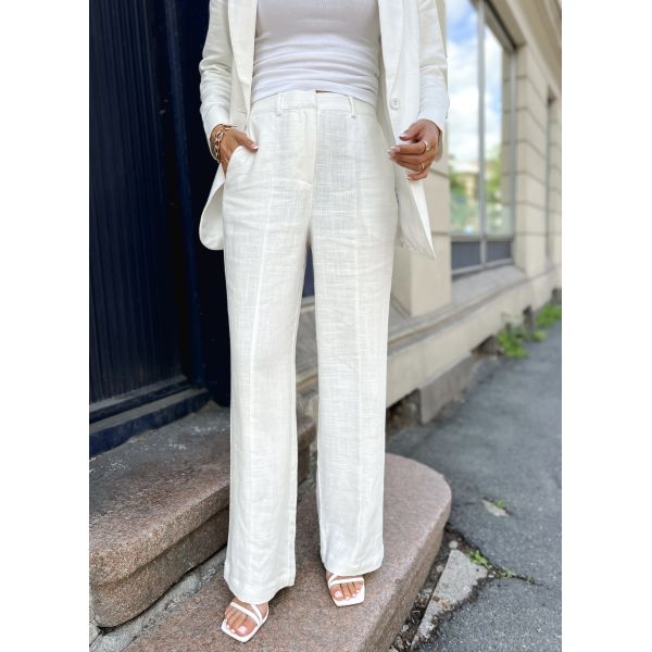 Isma Pant - Star White