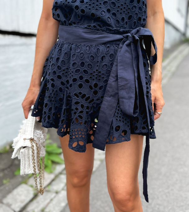 Queen Shorty Chiffy -Navy - Image 1