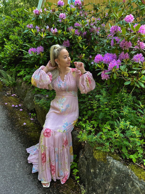 Dotted Georgette Gown - Flourish Wall  - Image 5