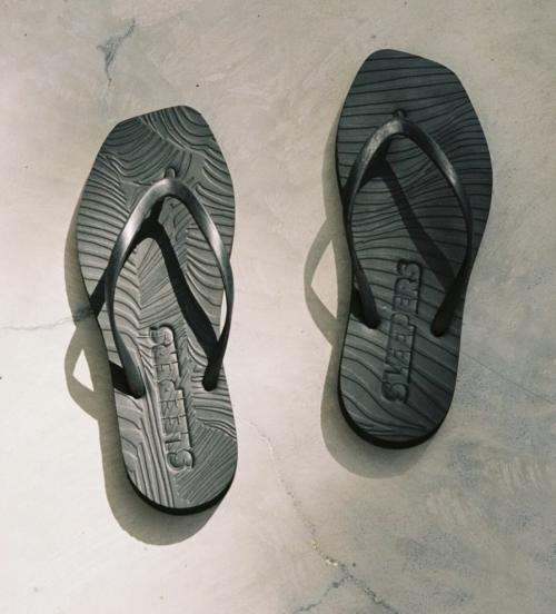 Tapered Black Flip Flop