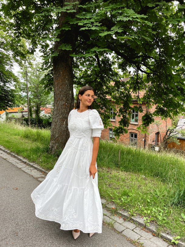 Linen Embroidery Gown - White - Image 8