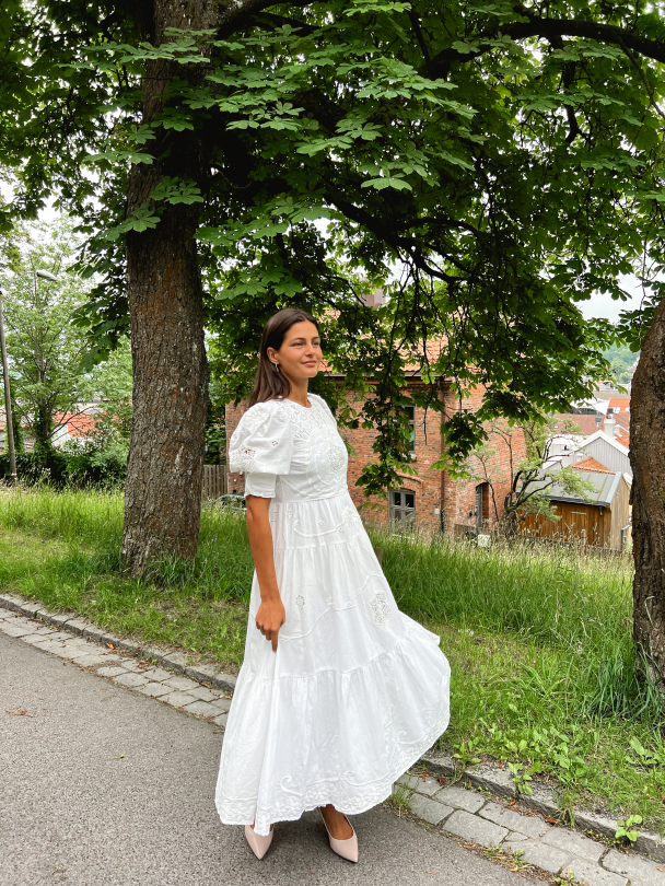 Linen Embroidery Gown - White - Image 9