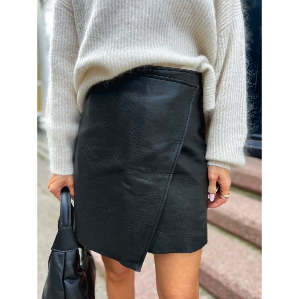 Carol Short Leather Skirt - Black 