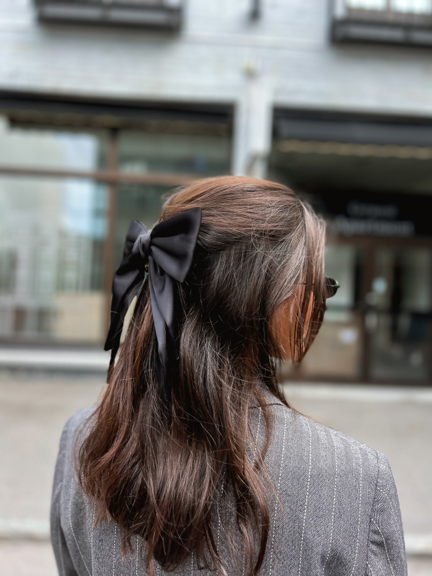 Bella Satin Bow Black - Image 3
