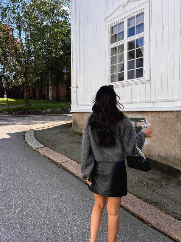 Sabi Short Pullover - Gray Pinstripe Melange - Image 4