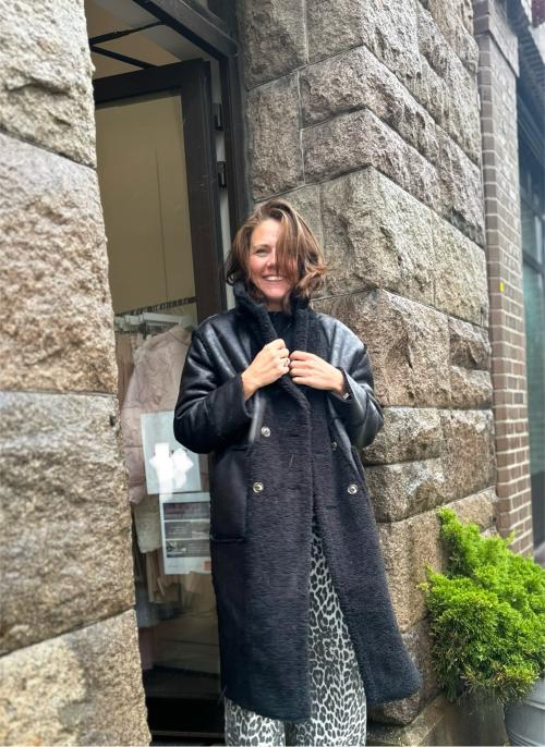 Kidman Coat Black Fra Katrin Uri 