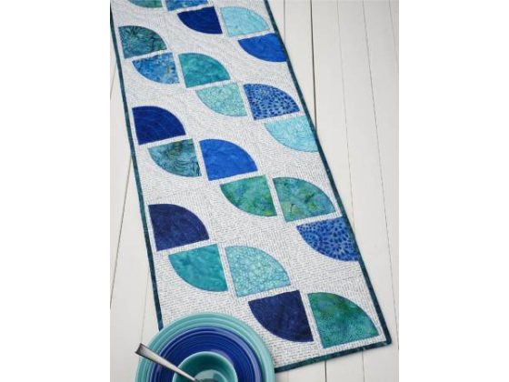 CLPTAK002  Drunkards Path Table Runner 