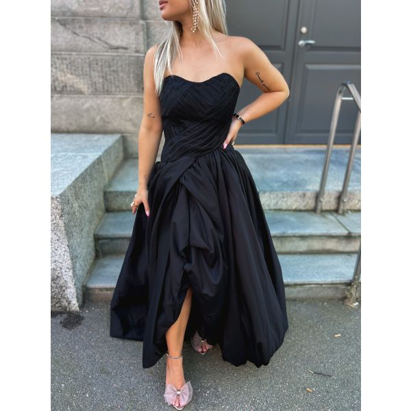 Spatial Maxi Dress - Black 