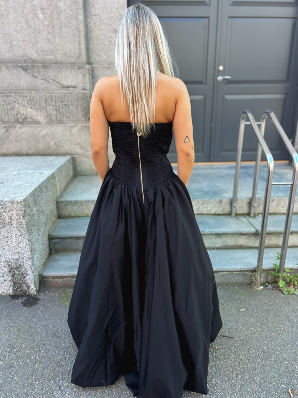 Spatial Maxi Dress - Black  - Image 4