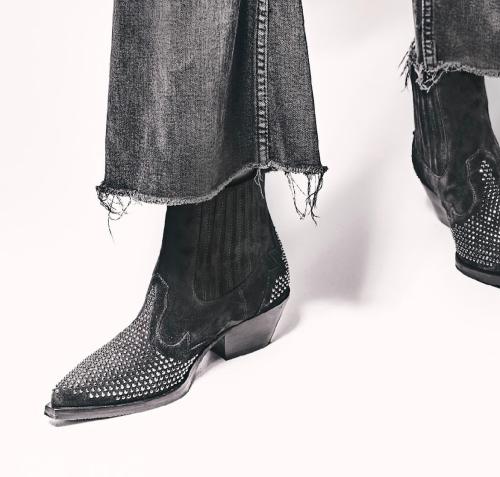 LAURA BELLERIVA BOOTS STUDS