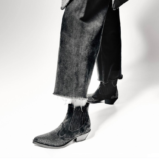 LAURA BELLERIVA BOOTS STUDS - Image 2