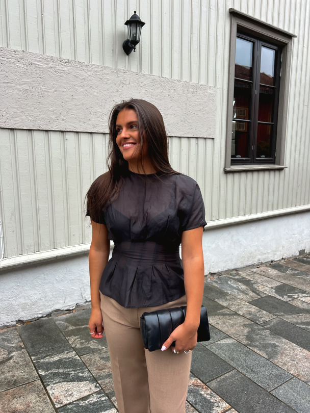 Iris O-Neck Top - Black - Image 7