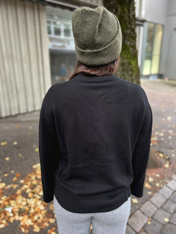 Emilie O-Neck Knit Pullover - Black - Image 3