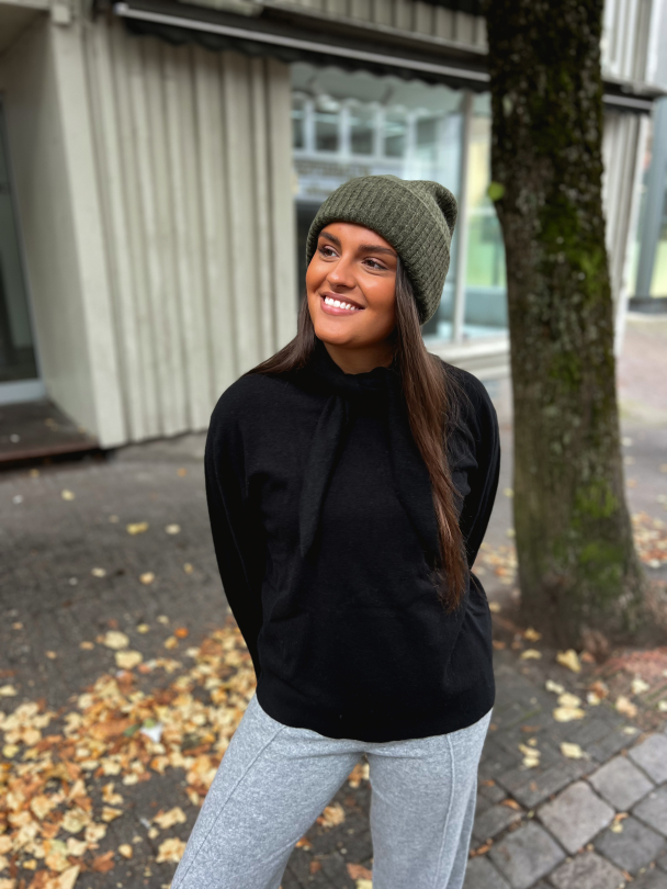 Emilie O-Neck Knit Pullover - Black - Image 4