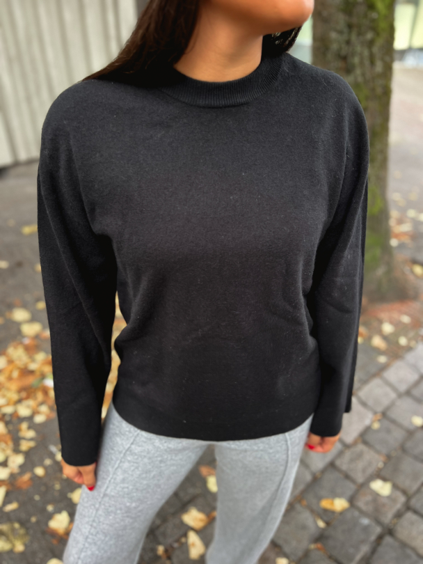 Emilie O-Neck Knit Pullover - Black - Image 1