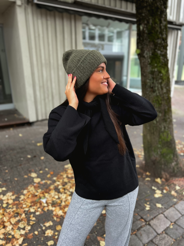 Emilie O-Neck Knit Pullover - Black - Image 5