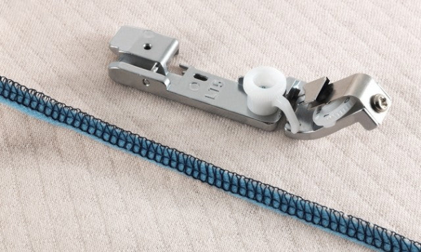 Bånd og strikkpåsyingsfot