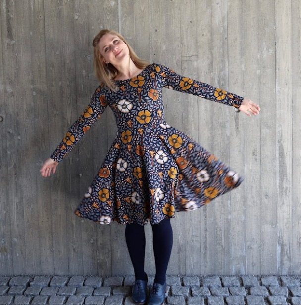 Jerseykjole med sving - Image 2