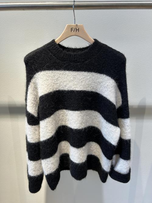 Gabella Knit O-neck Stripe