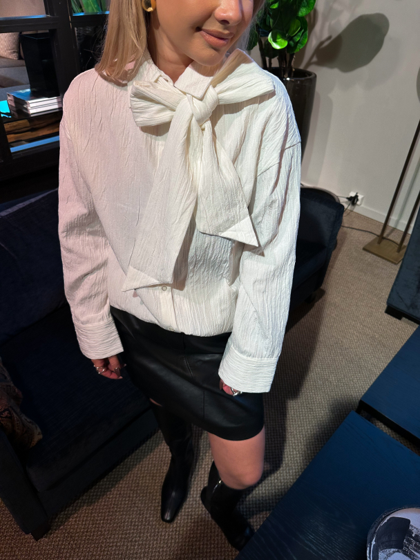 Iris Bow Shirt - Snow White - Image 4