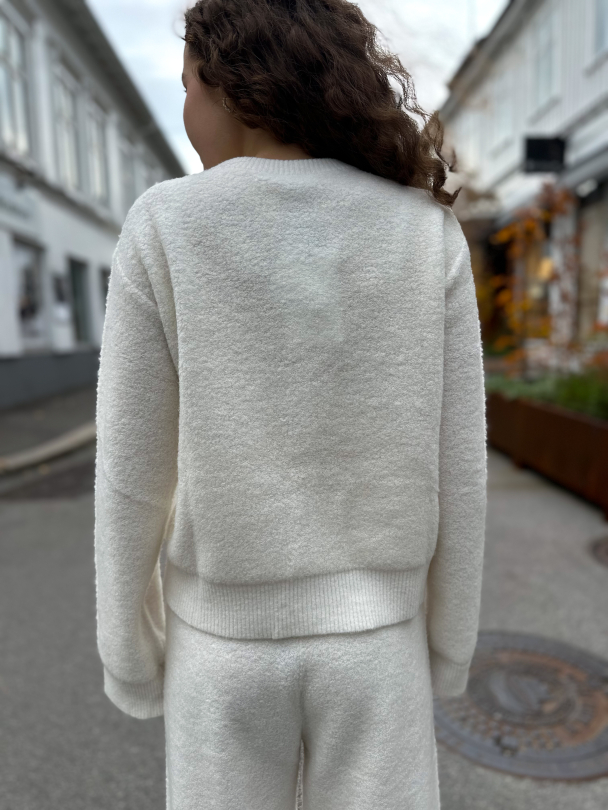Grindelwald Knitted Cardigan - Snow White  - Image 2