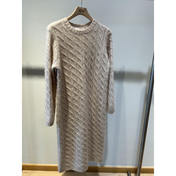 Almina Knit Cabel Dress