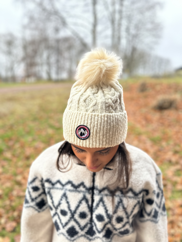 Avoriaz Cable-Knit Beanie - Snow White - Image 2