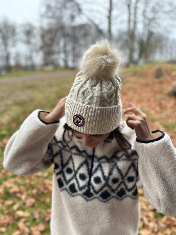Avoriaz Cable-Knit Beanie - Snow White - Image 1